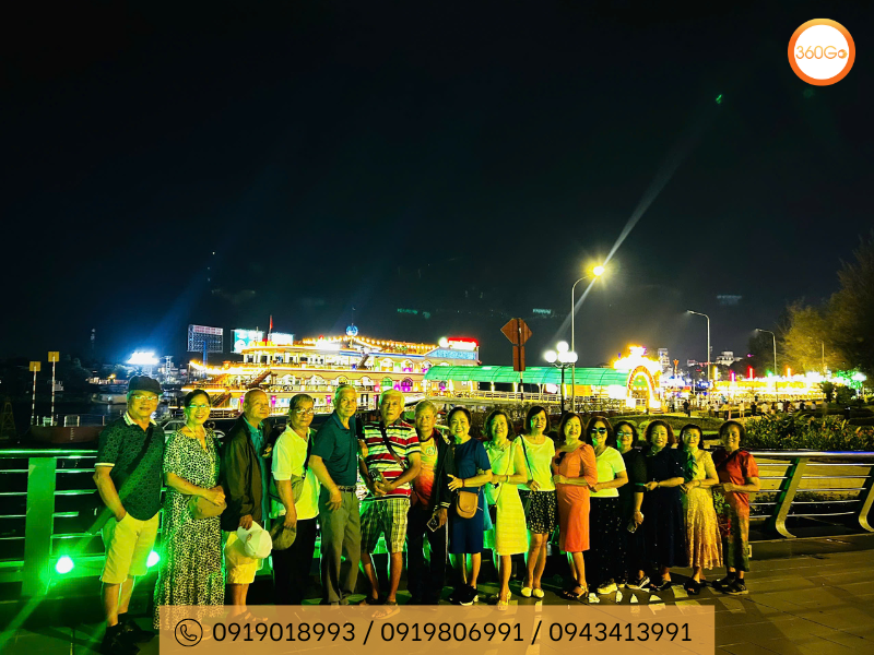 Du khách 360Go check - in tại bến du thuyền Ninh Kiều - Du lịch 360Go